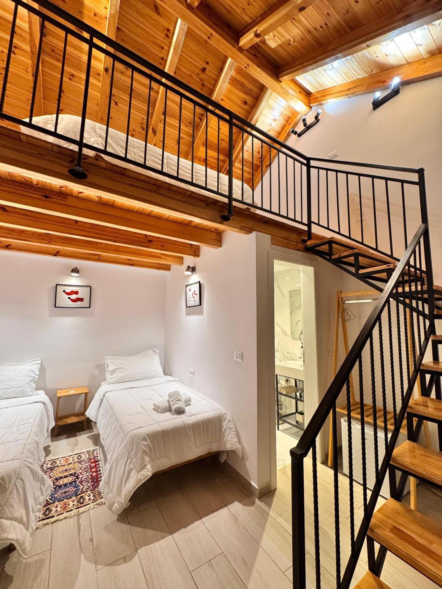 Gogo Moustache Guest House Përmet Extérieur photo